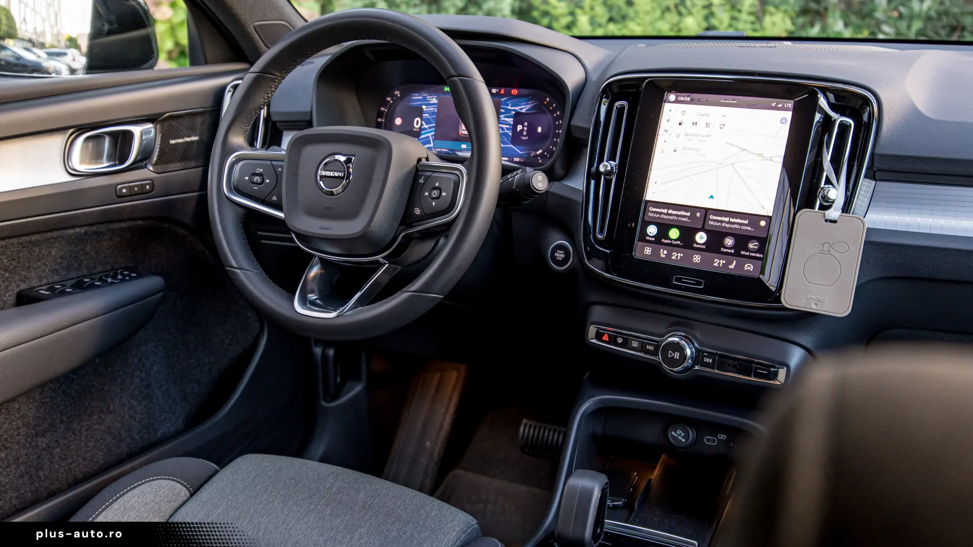 Volvo XC40 Plus Dark
