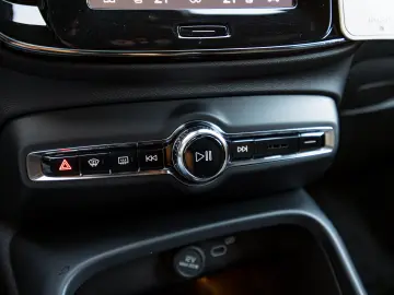 Volvo XC40 Plus Dark