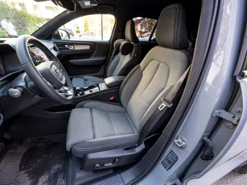 Volvo XC40 Plus Dark