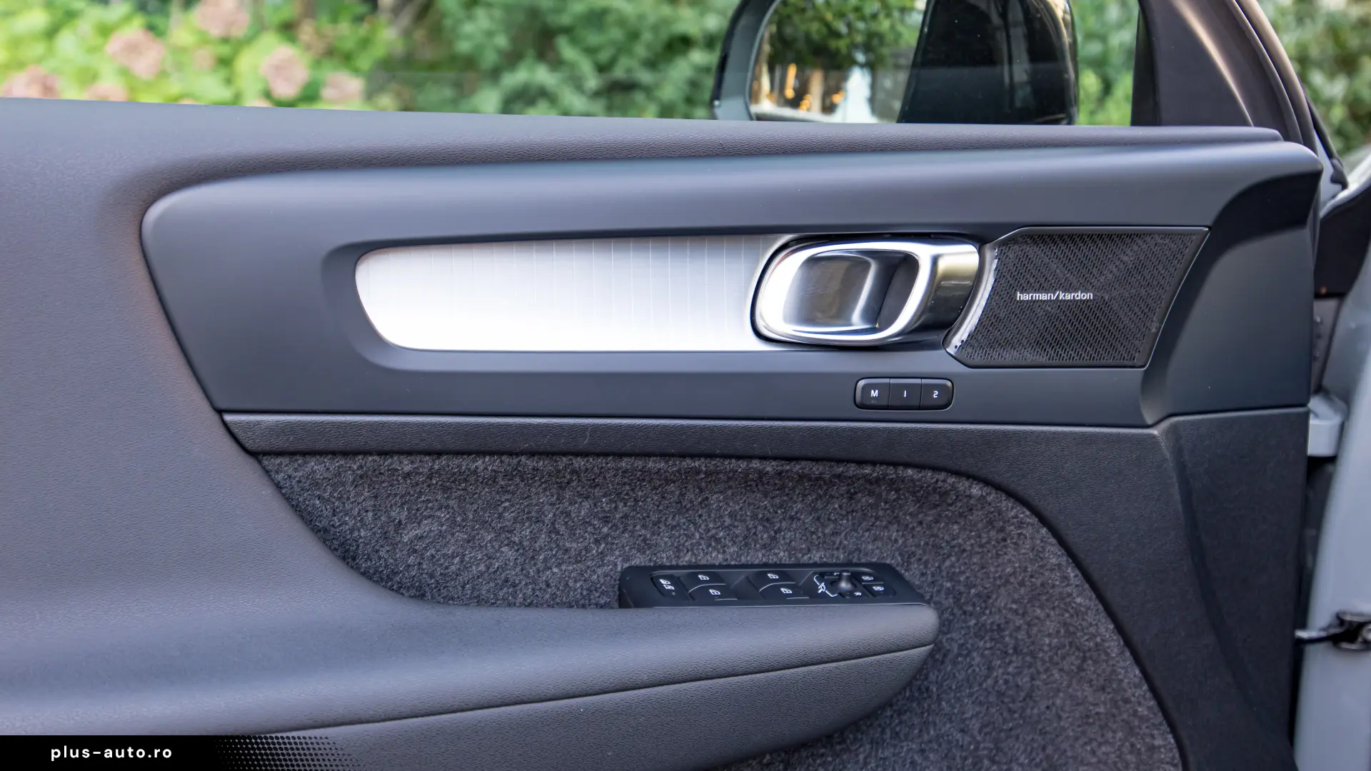 Volvo XC40 Plus Dark
