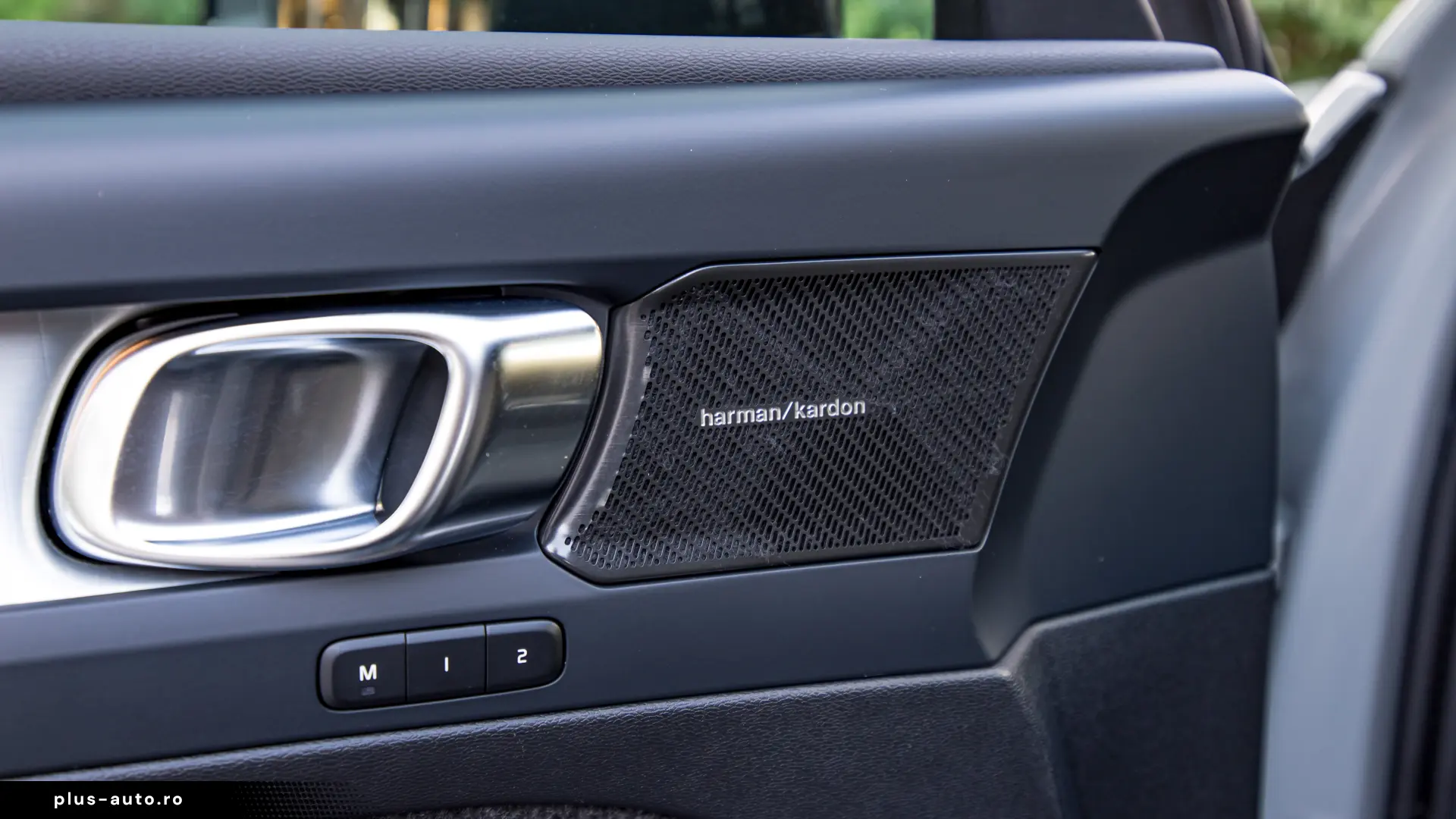 Volvo XC40 Plus Dark