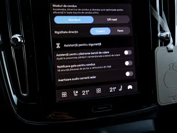 Volvo XC40 Plus Dark
