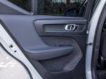 Volvo XC40 Plus Dark
