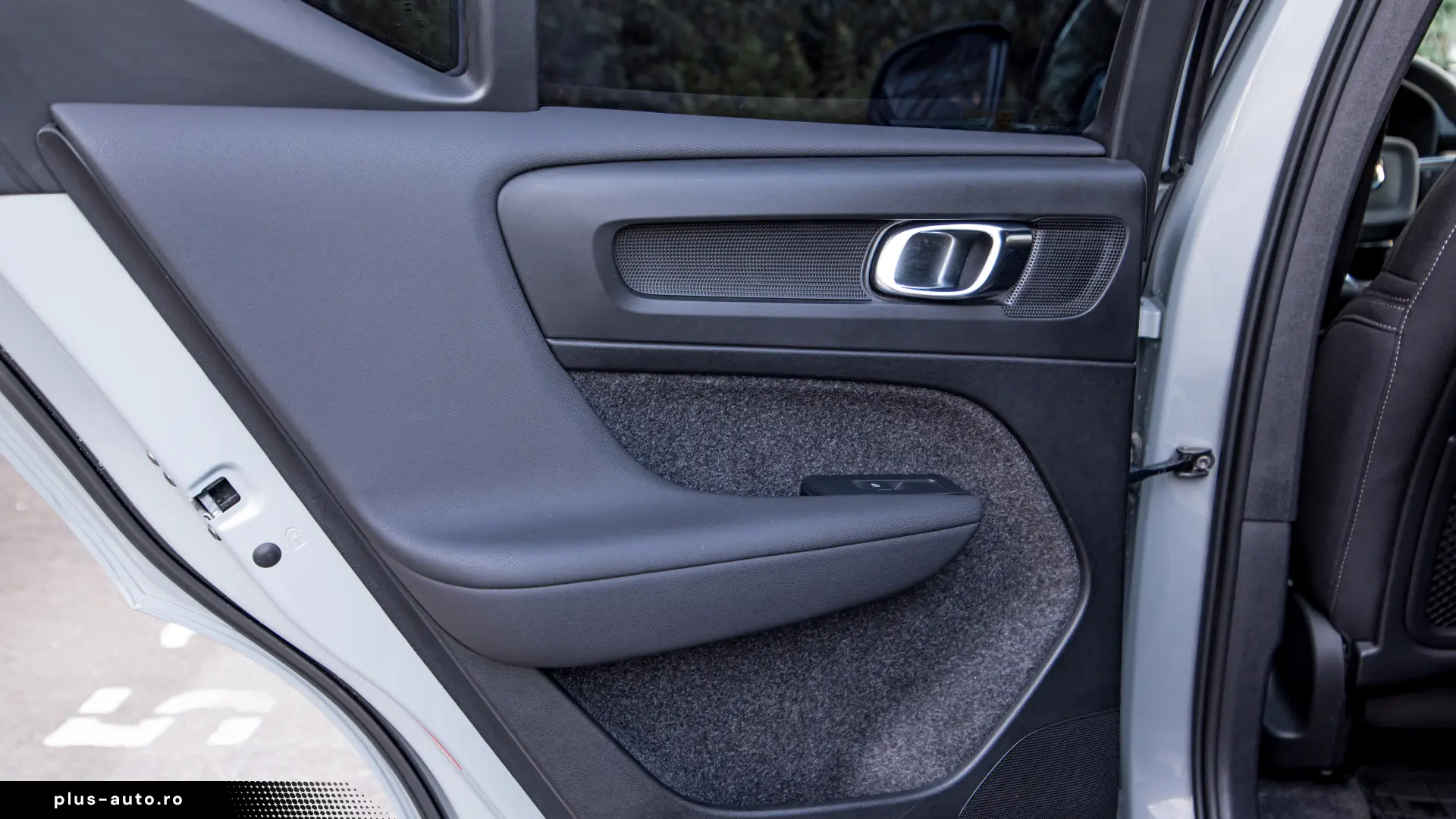 Volvo XC40 Plus Dark