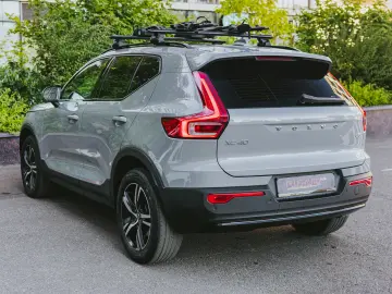 Volvo XC40 Plus Dark