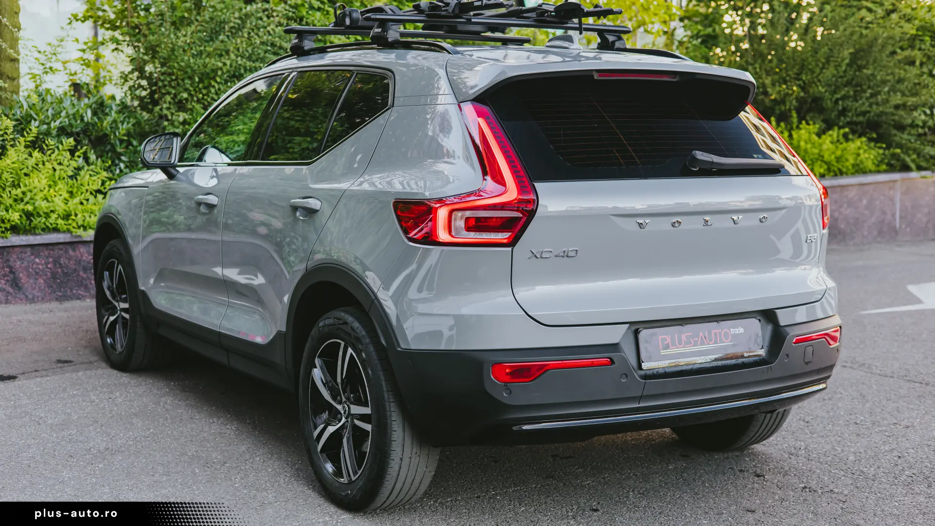 Volvo XC40 Plus Dark