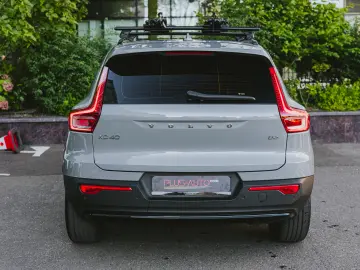 Volvo XC40 Plus Dark