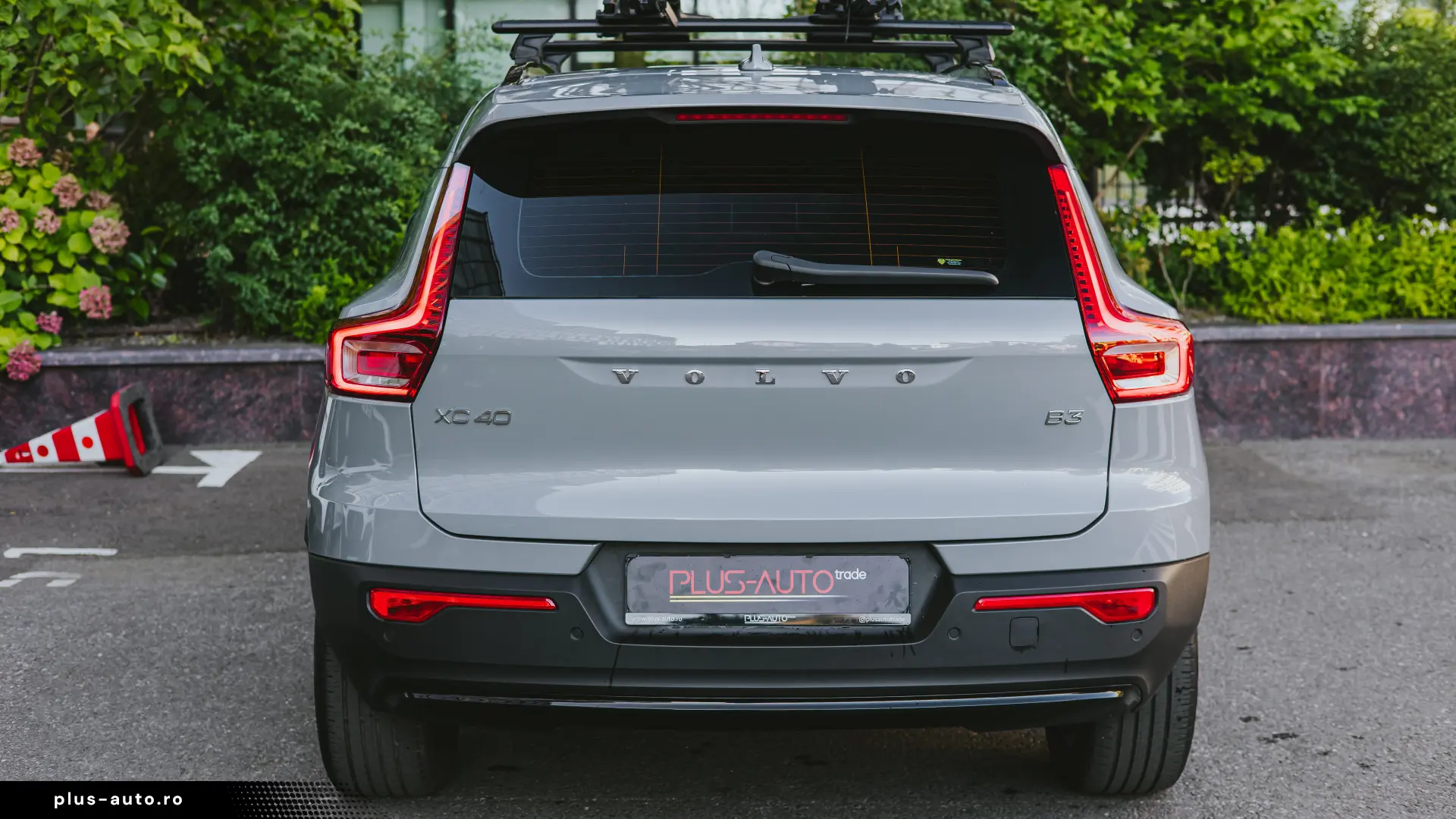 Volvo XC40 Plus Dark