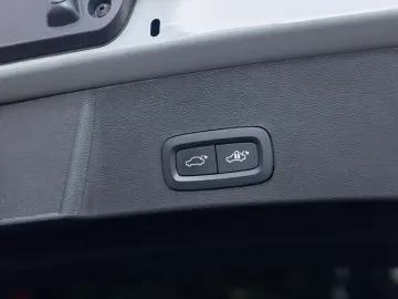 Volvo XC40 Plus Dark