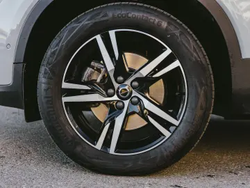 Volvo XC40 Plus Dark