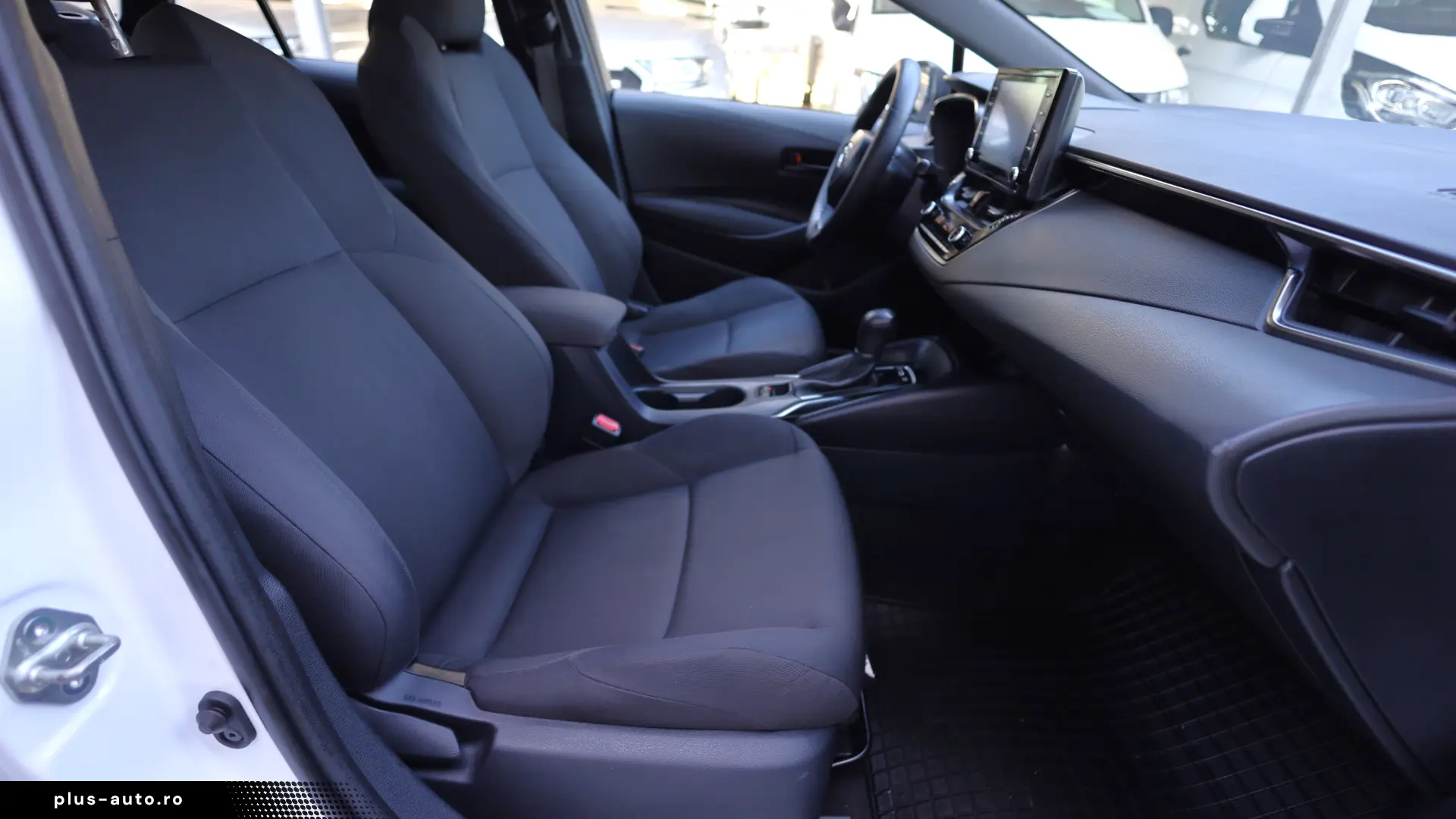 Toyota Corolla 1.8 Hybrid 98CP