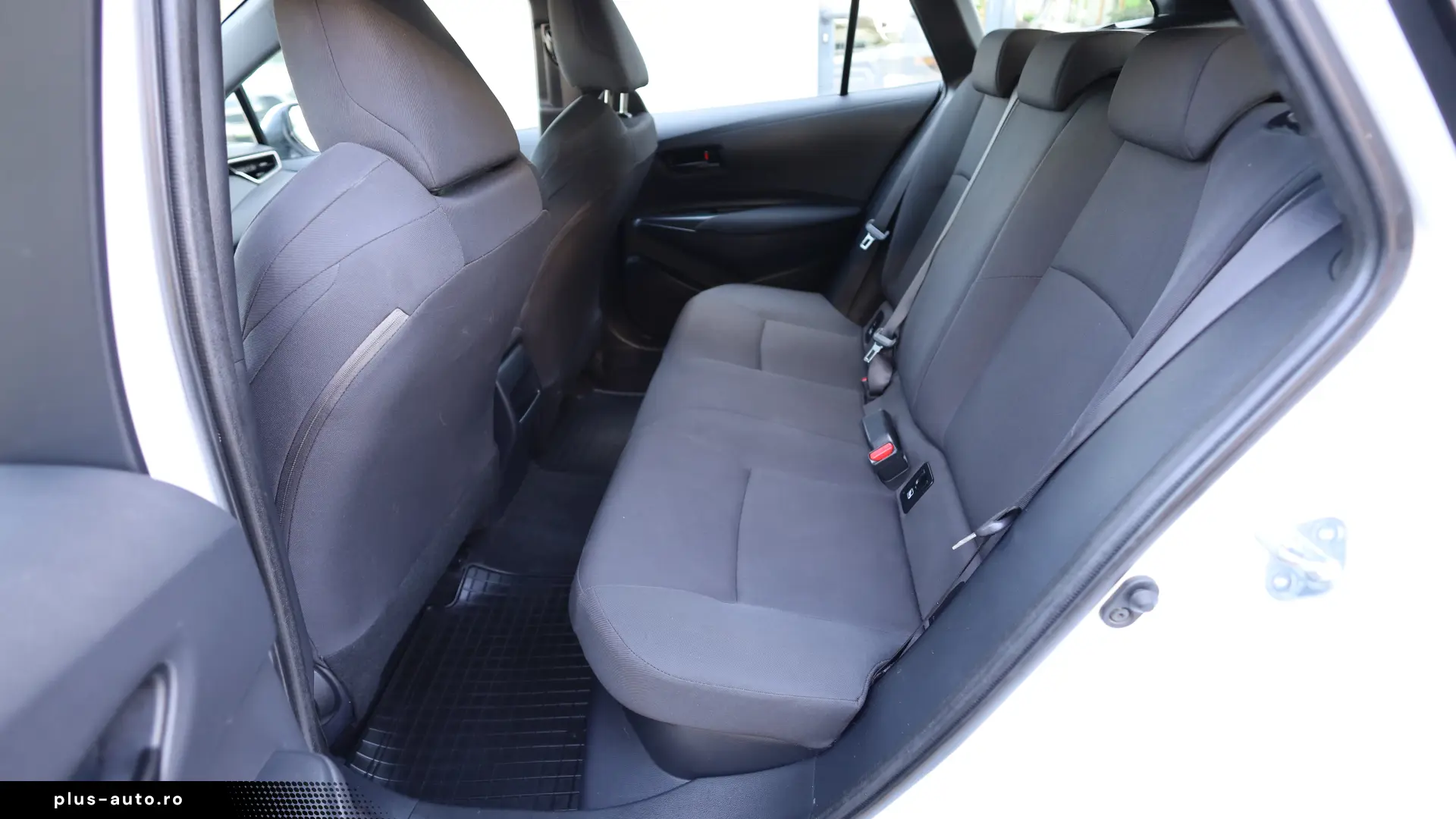 Toyota Corolla 1.8 Hybrid 98CP