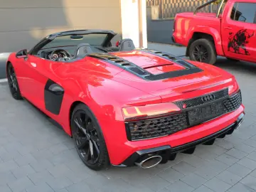 AUDI R8 Spyder V10 Performance