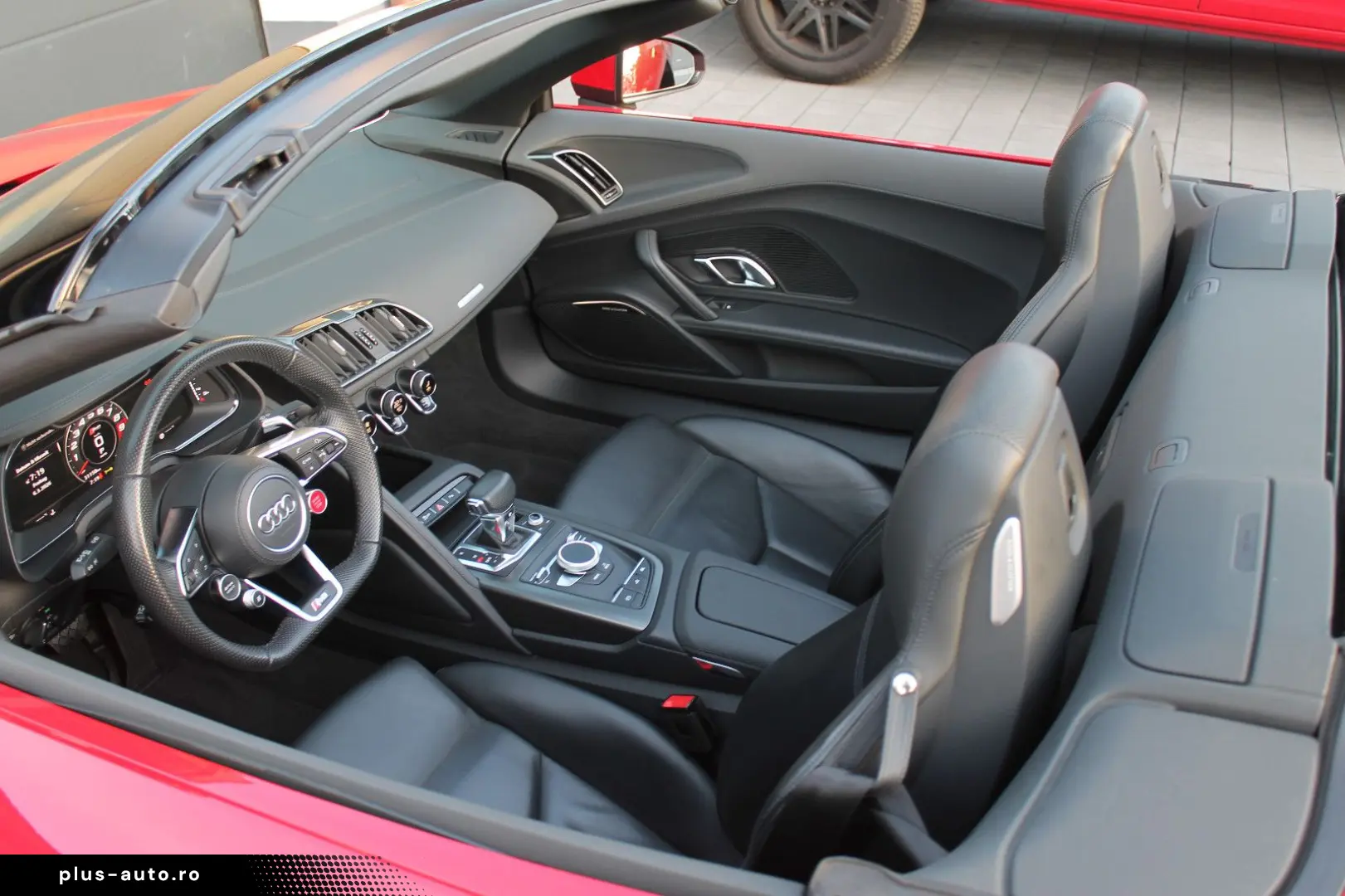 AUDI R8 Spyder V10 Performance