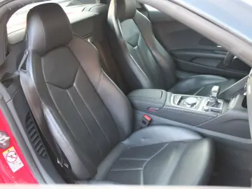 AUDI R8 Spyder V10 Performance