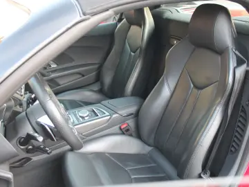AUDI R8 Spyder V10 Performance
