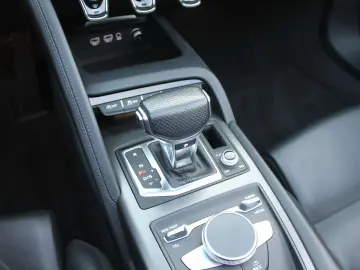 AUDI R8 Spyder V10 Performance