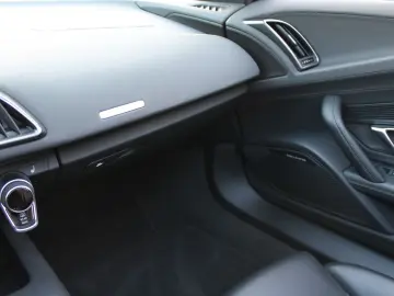 AUDI R8 Spyder V10 Performance