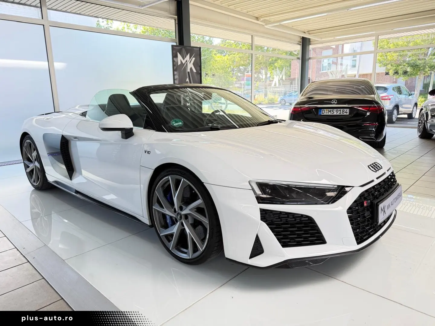 AUDI R8