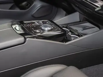 BMW 530 exMSport AHK Panorama Navi HUD LED RFK Leder