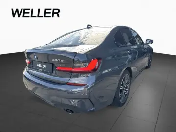 BMW 330e M Sport SpoSi LiveCoProf Laser HUD