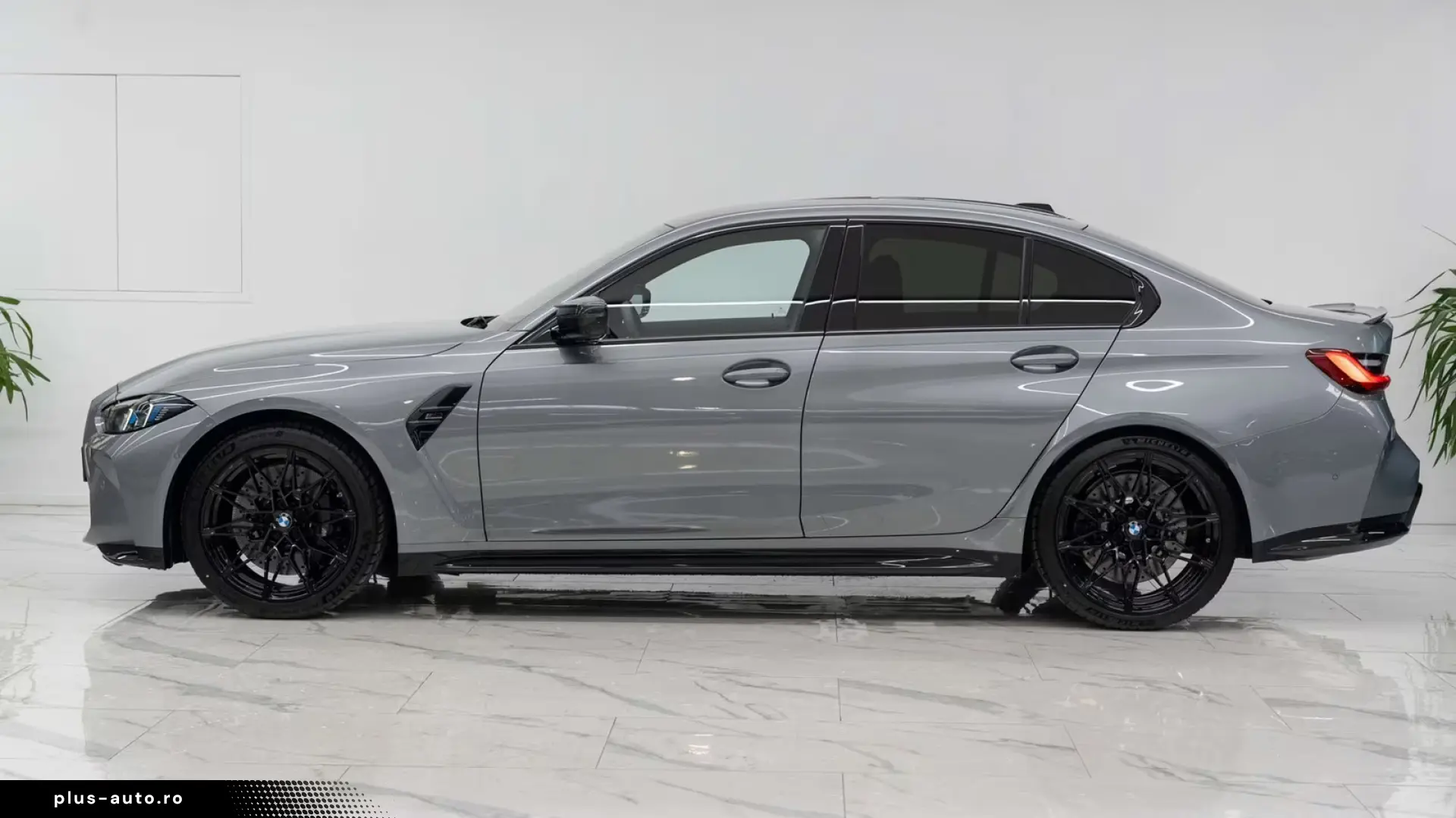 BMW M3 Competition xDrive Carbon pack! Full options!