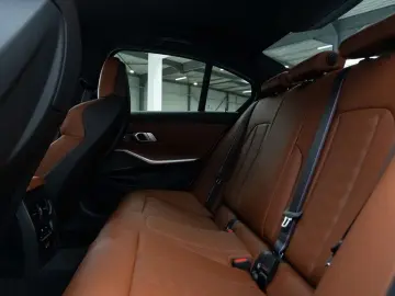 BMW M3 Competition xDrive Carbon pack! Full options!