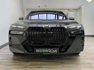 BMW 740d xDr. M Sport Pro Exec.Lounge TV B&W