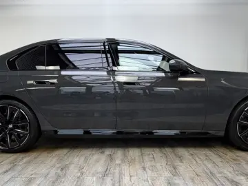 BMW 740d xDr. M Sport Pro Exec.Lounge TV B&W