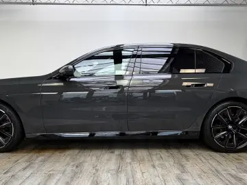 BMW 740d xDr. M Sport Pro Exec.Lounge TV B&W
