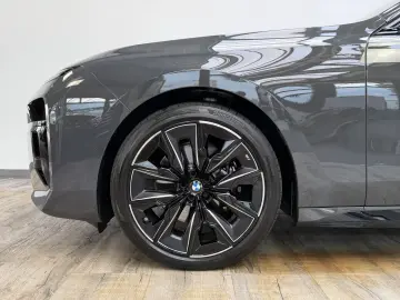 BMW 740d xDr. M Sport Pro Exec.Lounge TV B&W