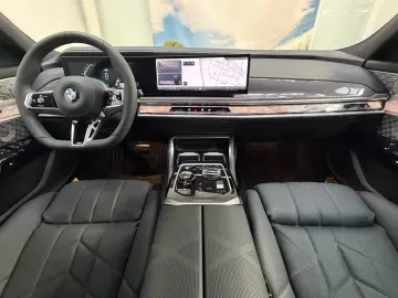BMW 740d xDr. M Sport Pro Exec.Lounge TV B&W