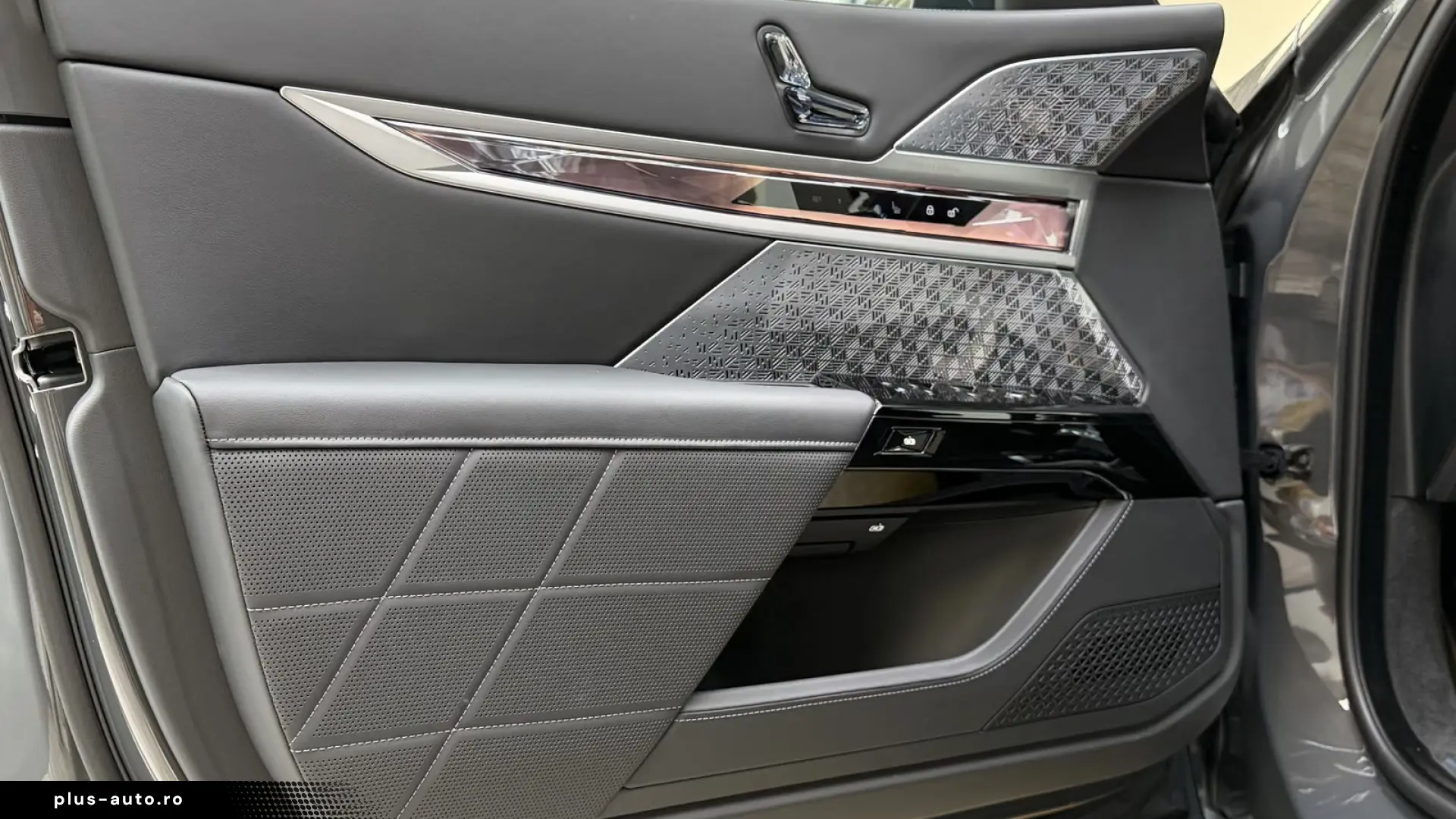 BMW 740d xDr. M Sport Pro Exec.Lounge TV B&W
