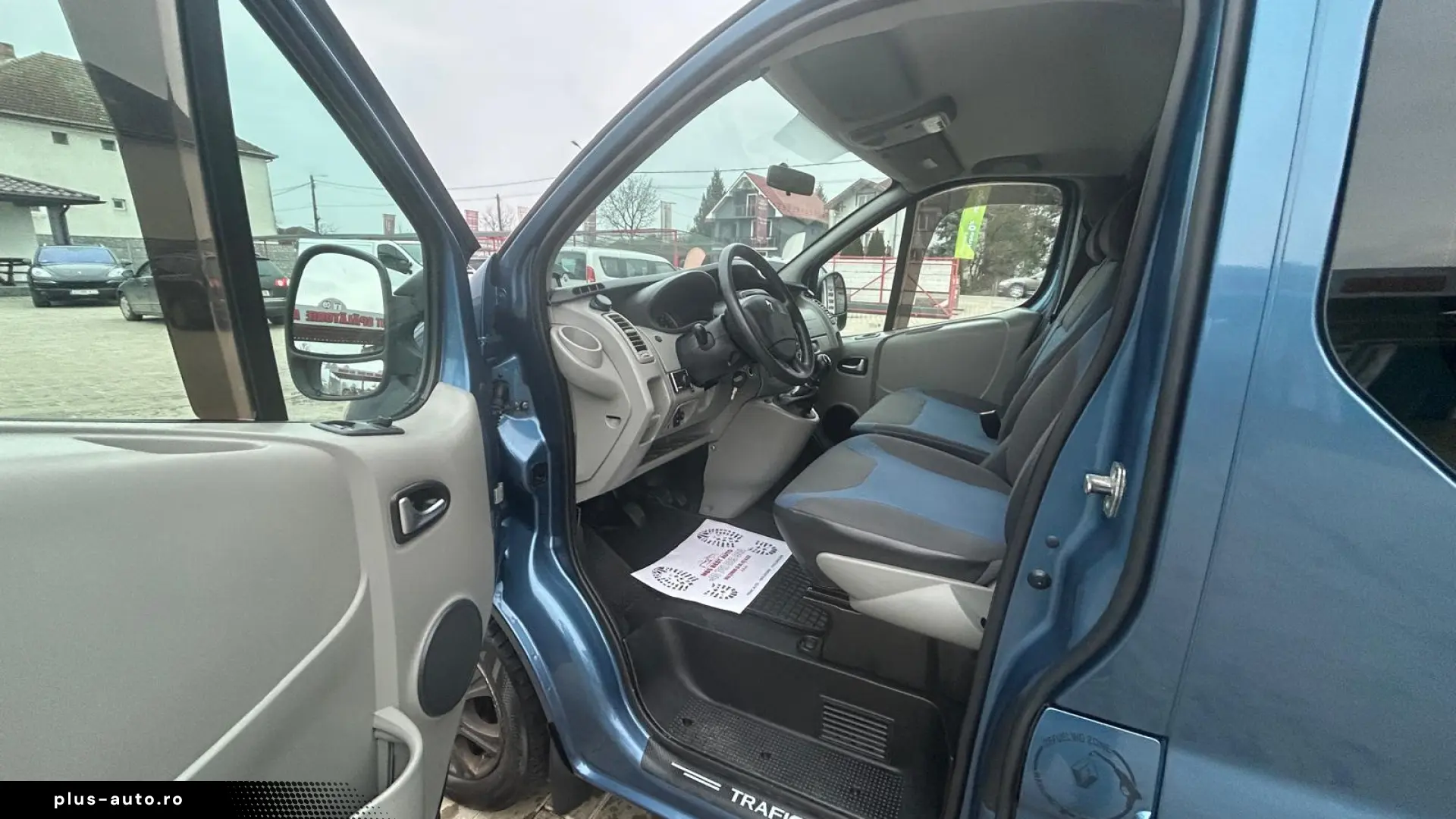 Renault Trafic Passenger L2H1 2.0Dci  8 1  An 2011 (IN STOC)