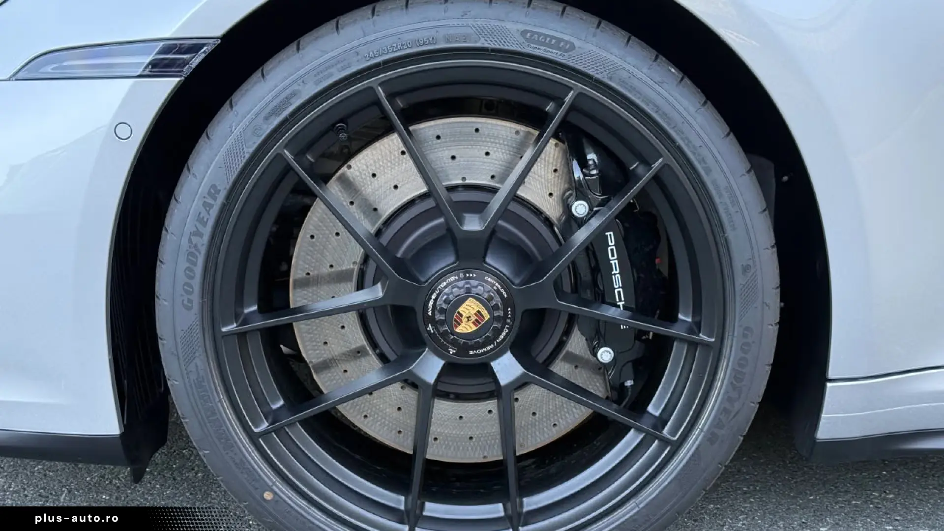 Porsche 911 Targa 4 GTS (992 II) Exclusive Manufaktur