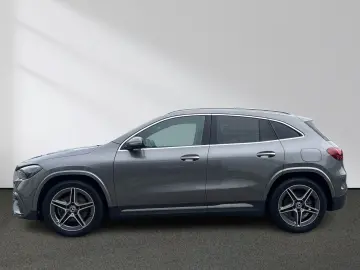 MERCEDES-BENZ GLA 220 4M AMG Premium Pano Distronic …
