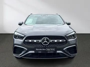MERCEDES-BENZ GLA 220 4M AMG Premium Pano Distronic …