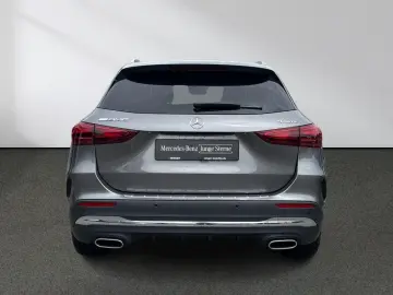 MERCEDES-BENZ GLA 220 4M AMG Premium Pano Distronic …