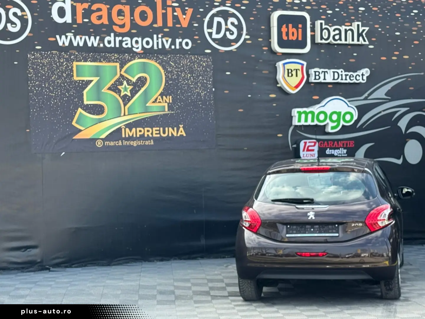Peugeot 208 2012