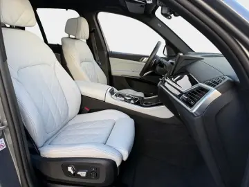 BMW X5 xDrive50e NEU bei BMW Hofmann