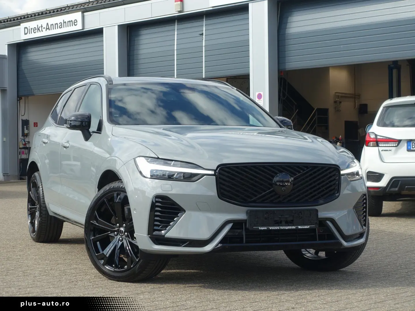 VOLVO XC60 Black Edition Plus T8 AWD Plug-in Pano HUD