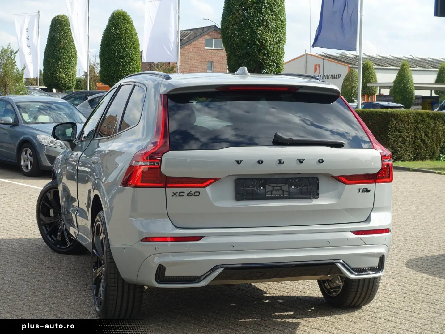 VOLVO XC60 Black Edition Plus T8 AWD Plug-in Pano HUD