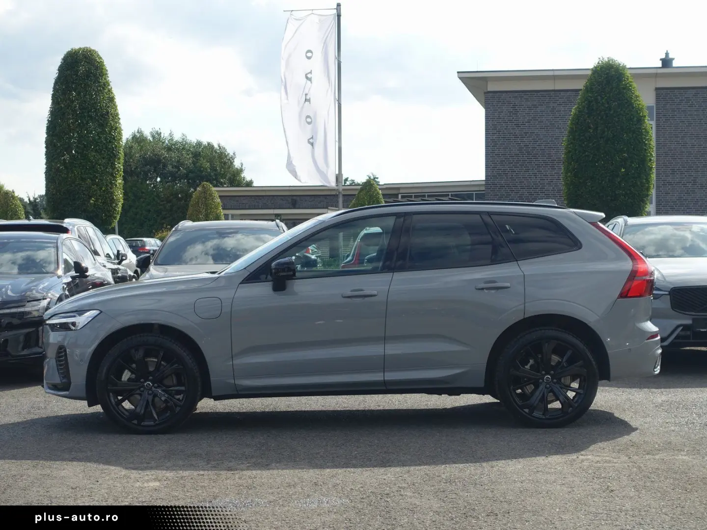 VOLVO XC60 Black Edition Plus T8 AWD Plug-in Pano HUD