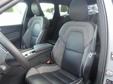VOLVO XC60 Black Edition Plus T8 AWD Plug-in Pano HUD