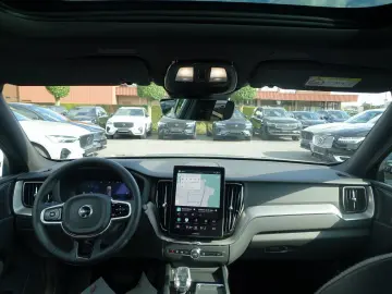 VOLVO XC60 Black Edition Plus T8 AWD Plug-in Pano HUD