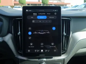 VOLVO XC60 Black Edition Plus T8 AWD Plug-in Pano HUD