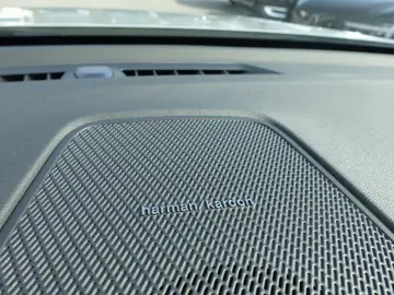 VOLVO XC60 Black Edition Plus T8 AWD Plug-in Pano HUD