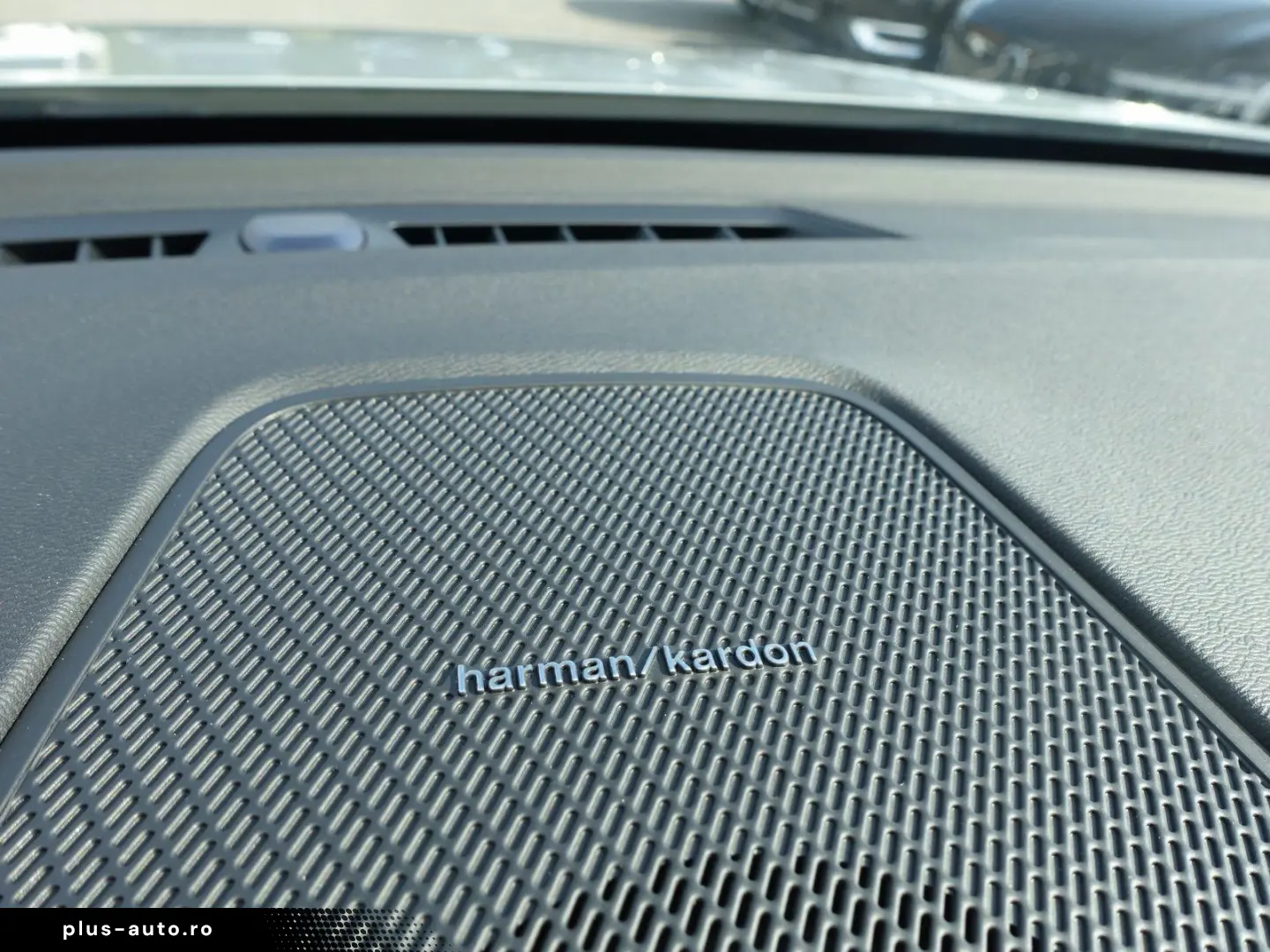 VOLVO XC60 Black Edition Plus T8 AWD Plug-in Pano HUD