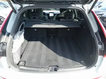 VOLVO XC60 Black Edition Plus T8 AWD Plug-in Pano HUD