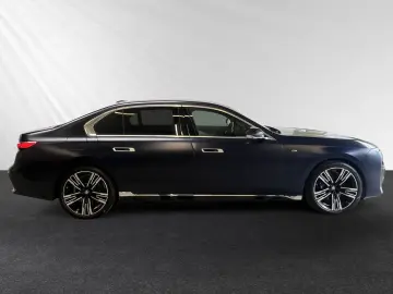 BMW 750e xDrive LR. 1.345 -  BMW Personal Pilot